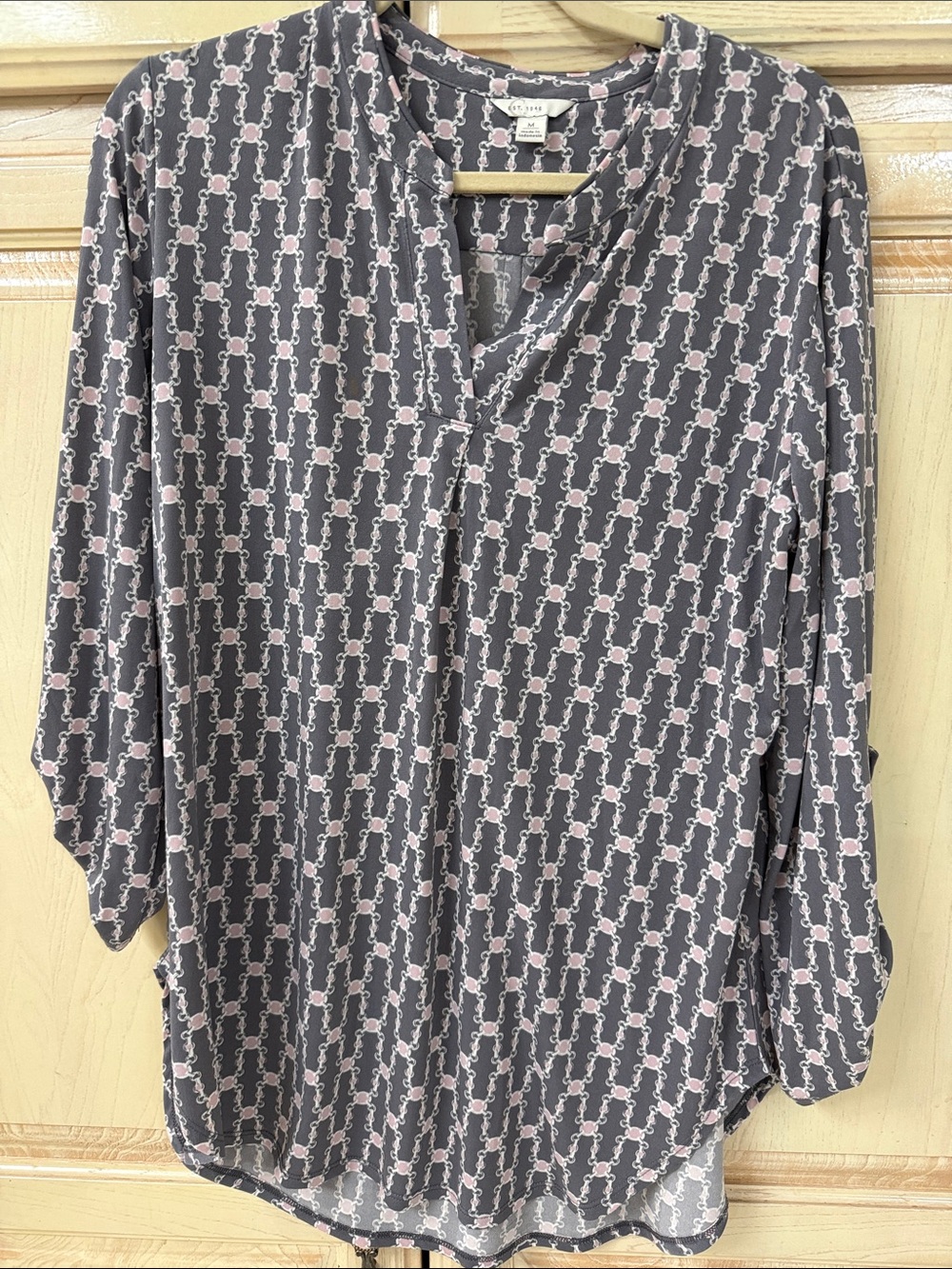 Relaxed V-Neck Tunic Top in Grey with Pink Chain Print